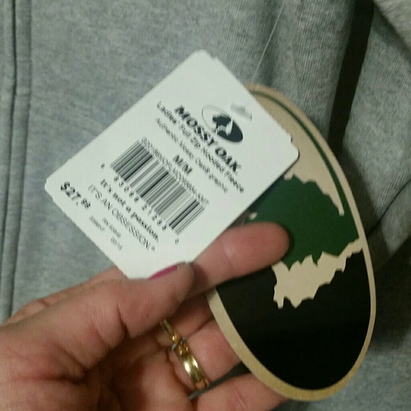 NWOT,  MOSSY OAK ZIP UP HOODIE! FAB 4 ALL SEASONS! - Picture 6 of 7